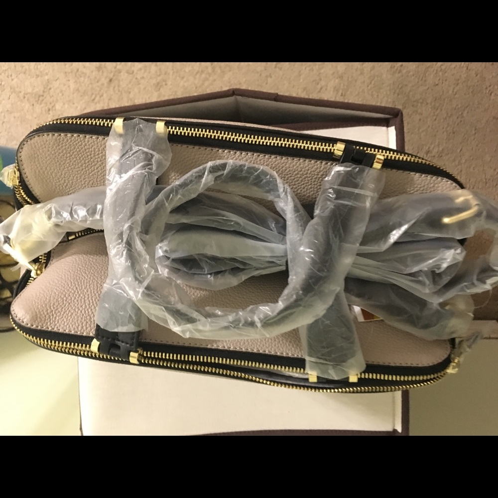 Mia leather satchel - Picture 6 of 8